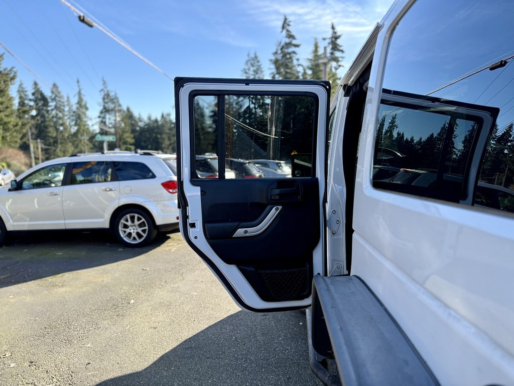 2012 Jeep Wrangler Unlimited Image 21