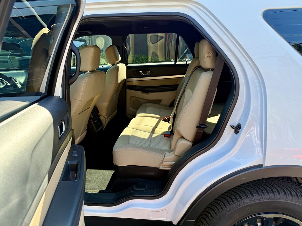 2017 Ford Explorer Image 11