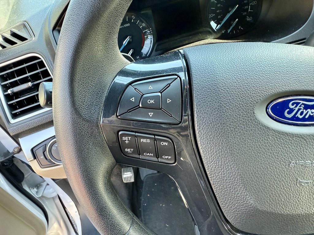 2017 Ford Explorer Image 19