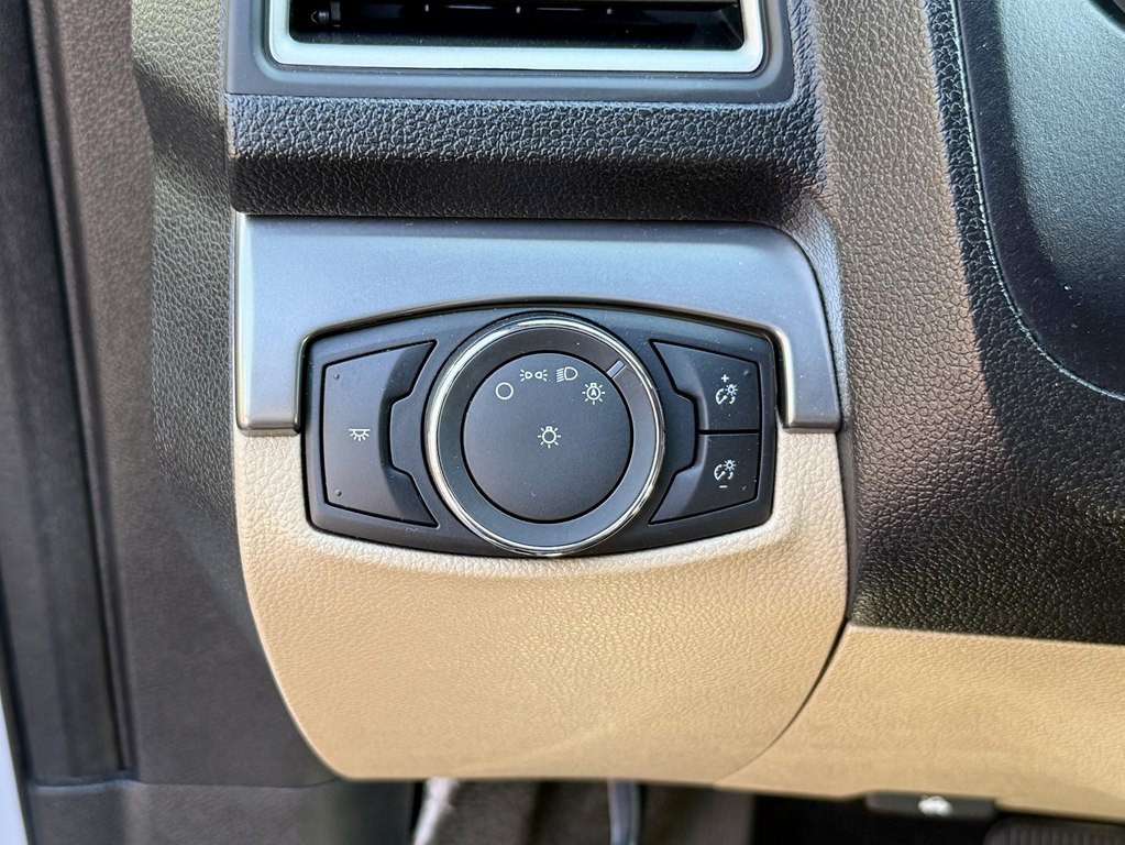 2017 Ford Explorer Image 23