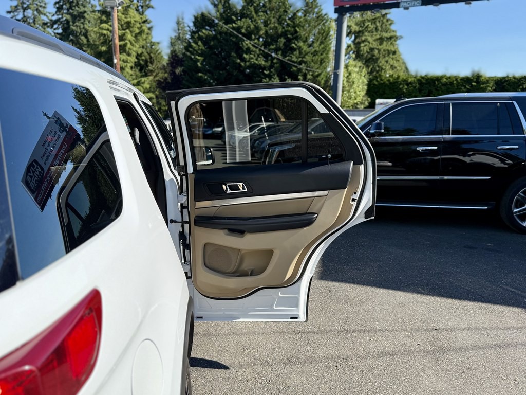 2017 Ford Explorer Image 28