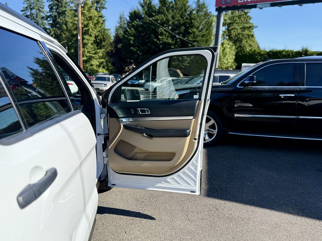 2017 Ford Explorer Image 29