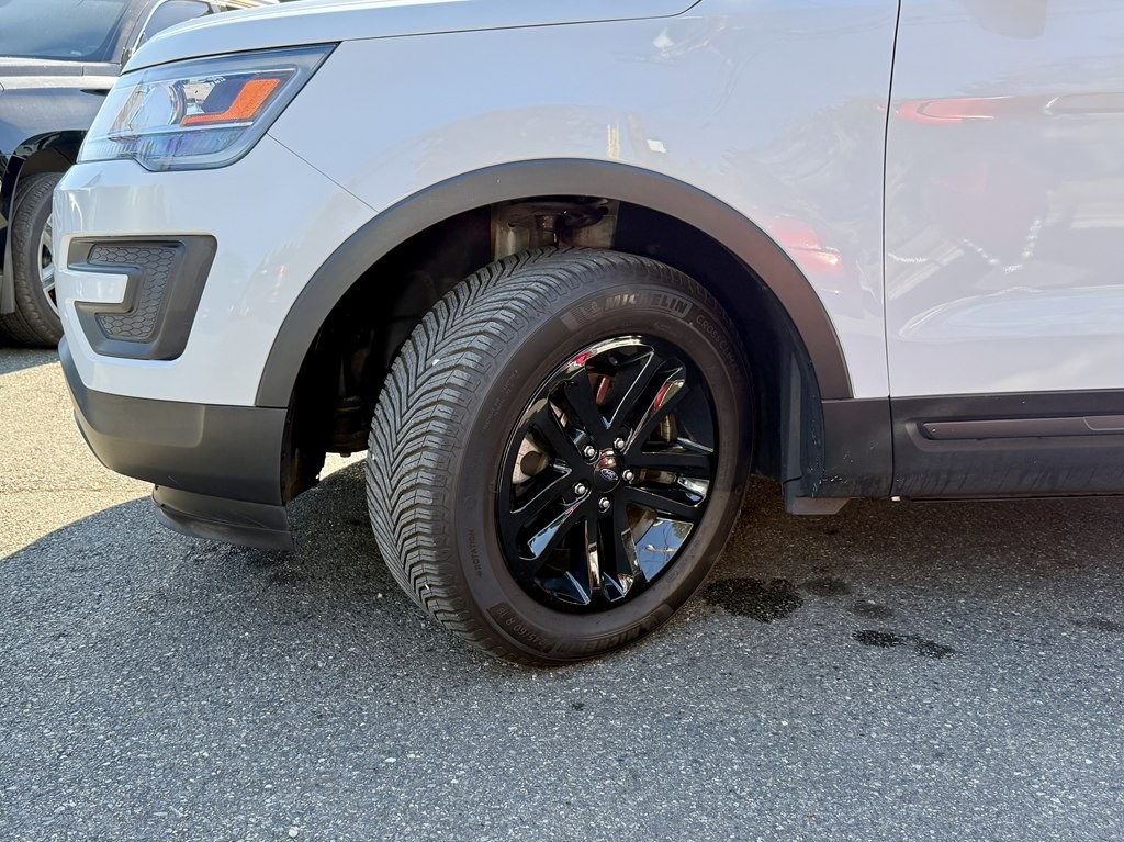 2017 Ford Explorer Image 30