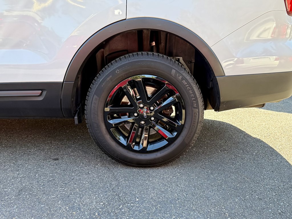 2017 Ford Explorer Image 31