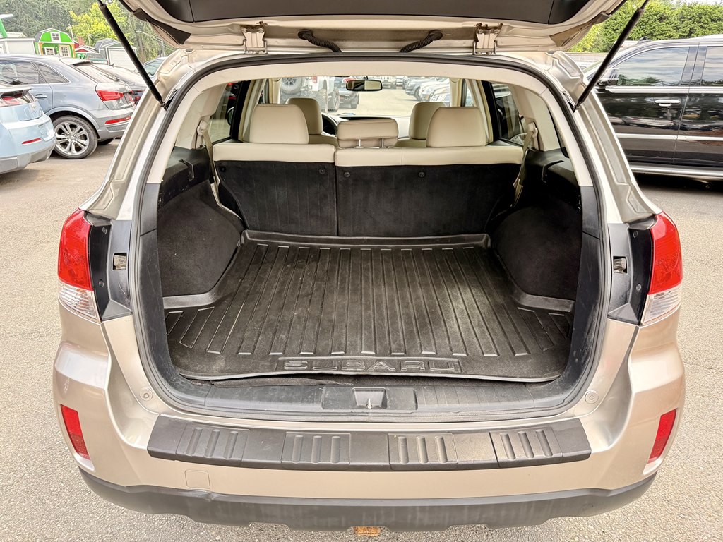 2014 Subaru Outback Image 12
