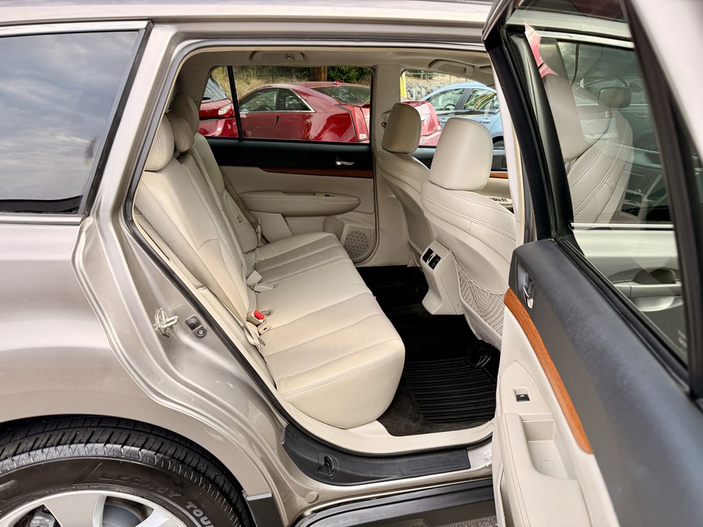 2014 Subaru Outback Image 13