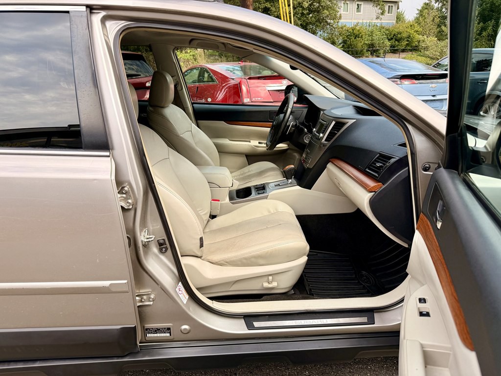 2014 Subaru Outback Image 14