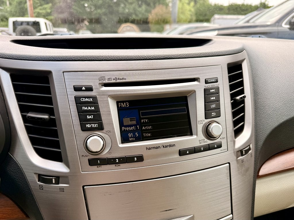 2014 Subaru Outback Image 17