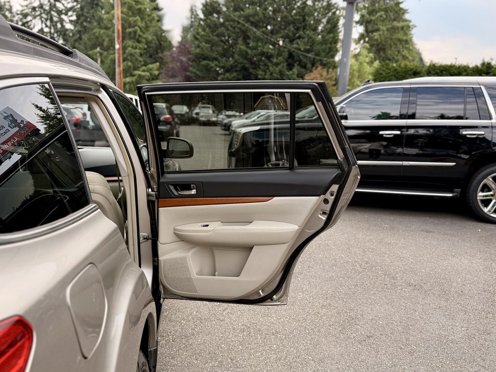 2014 Subaru Outback Image 26