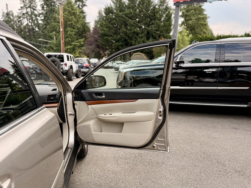 2014 Subaru Outback Image 27