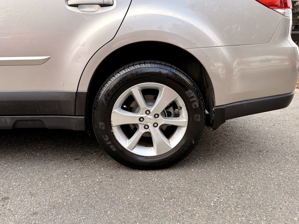 2014 Subaru Outback Image 29