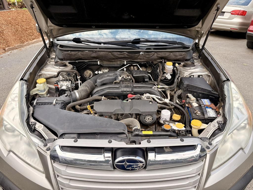 2014 Subaru Outback Image 32