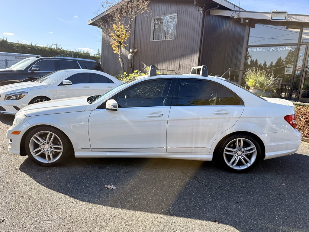 2012 Mercedes-Benz C-Class Image 3