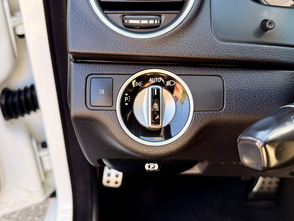 2012 Mercedes-Benz C-Class Image 20