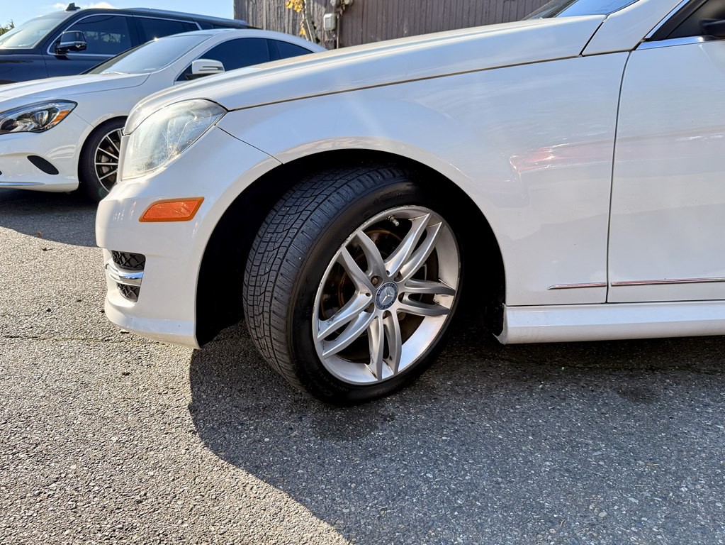 2012 Mercedes-Benz C-Class Image 27