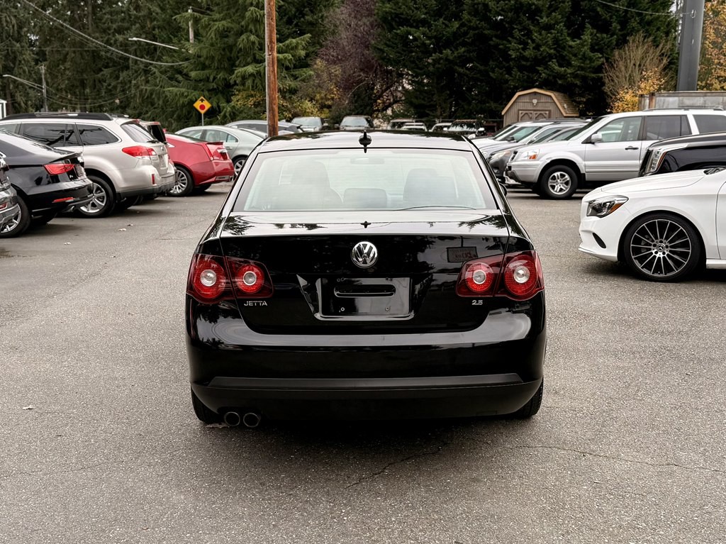 2010 Volkswagen Jetta Image 5