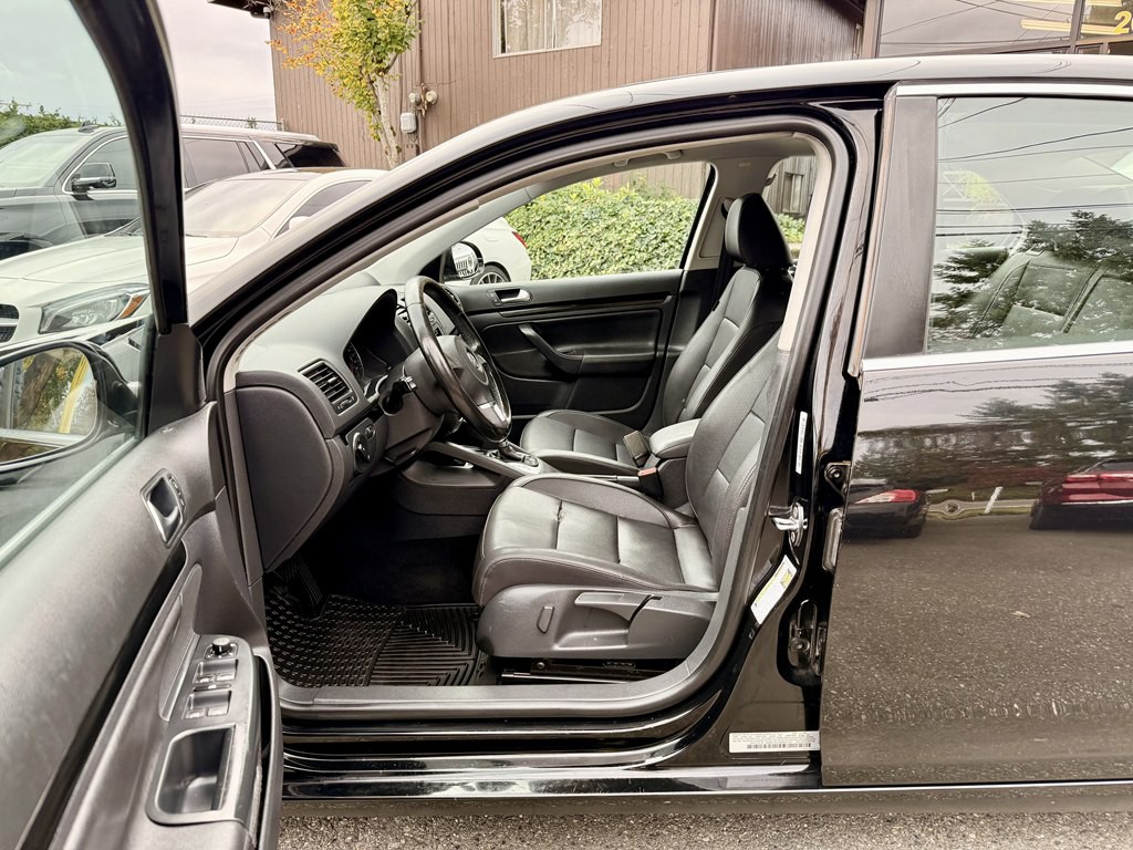 2010 Volkswagen Jetta Image 10