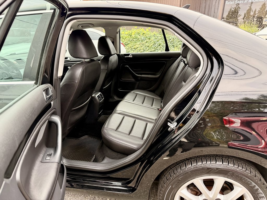 2010 Volkswagen Jetta Image 11