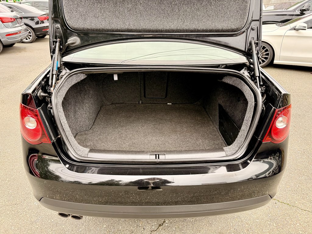 2010 Volkswagen Jetta Image 12