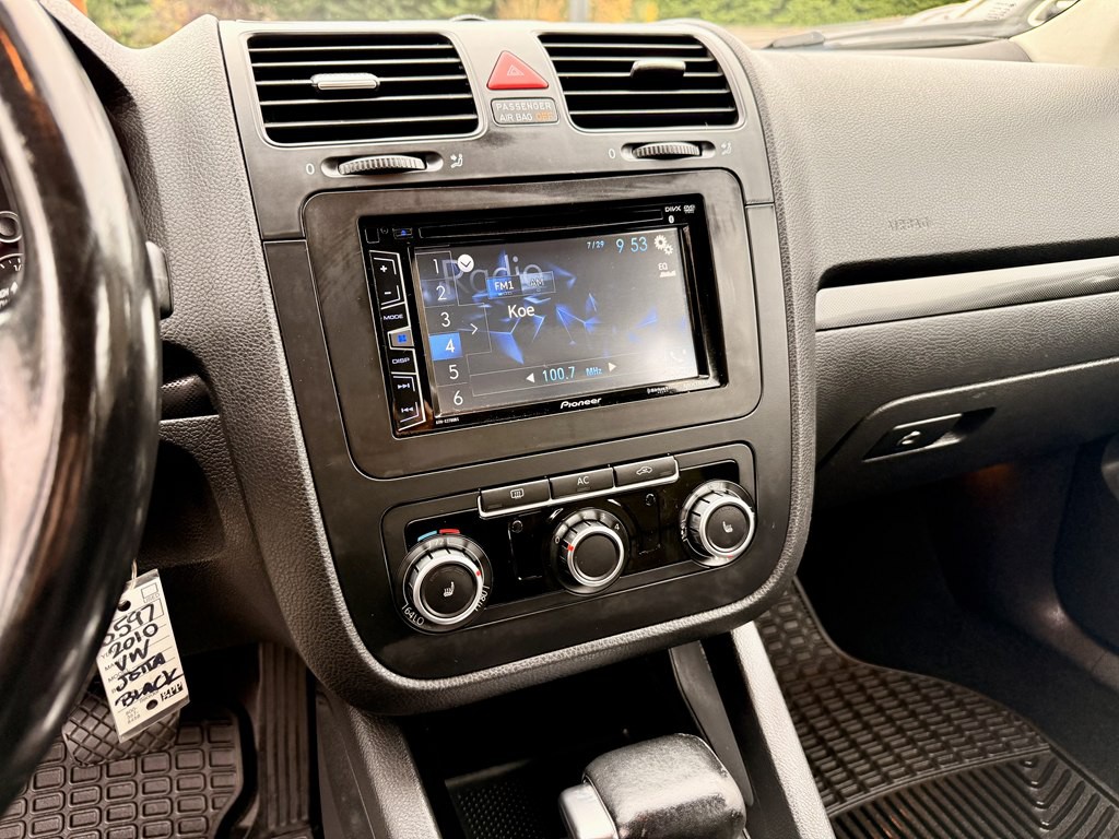 2010 Volkswagen Jetta Image 18