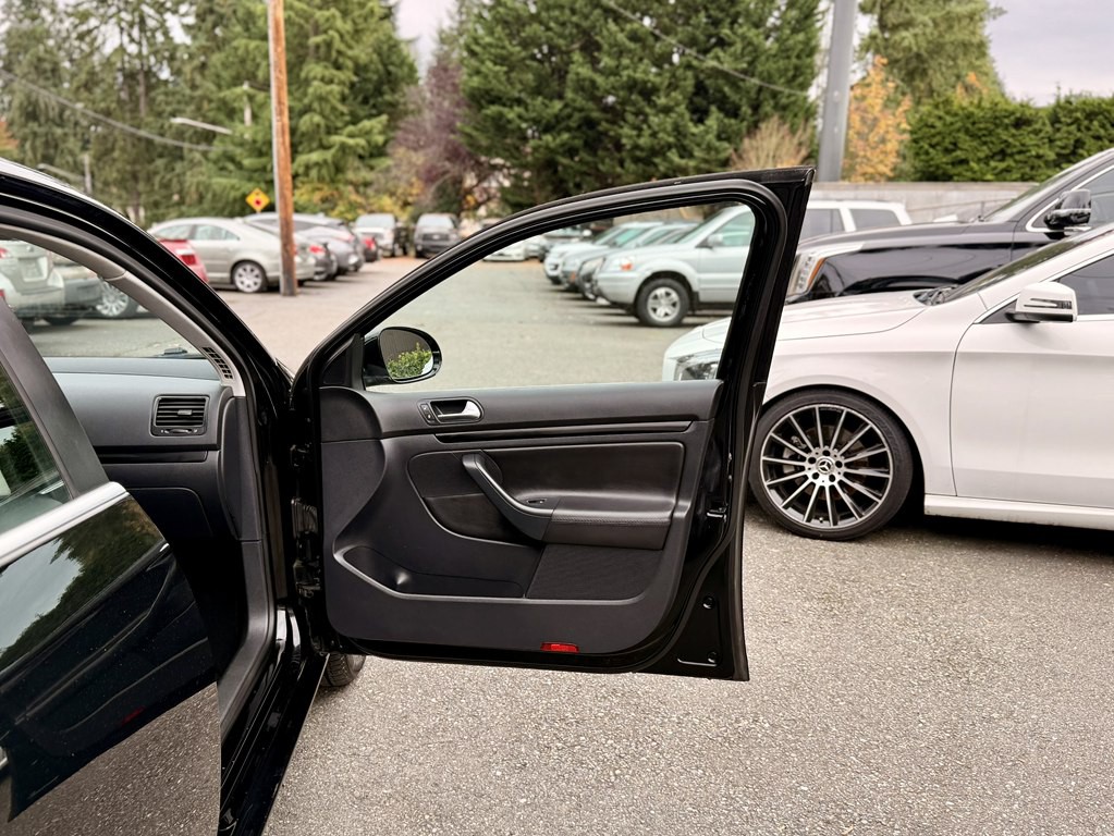 2010 Volkswagen Jetta Image 24