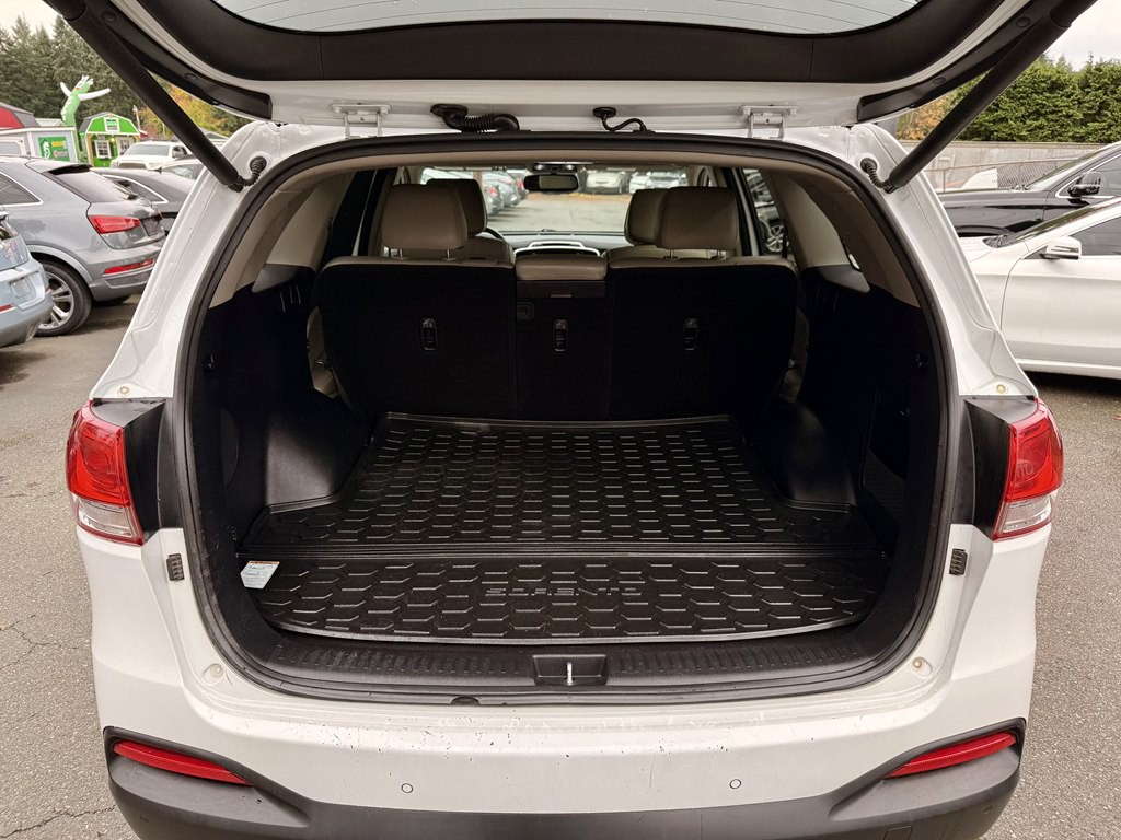 2016 Kia Sorento Image 12