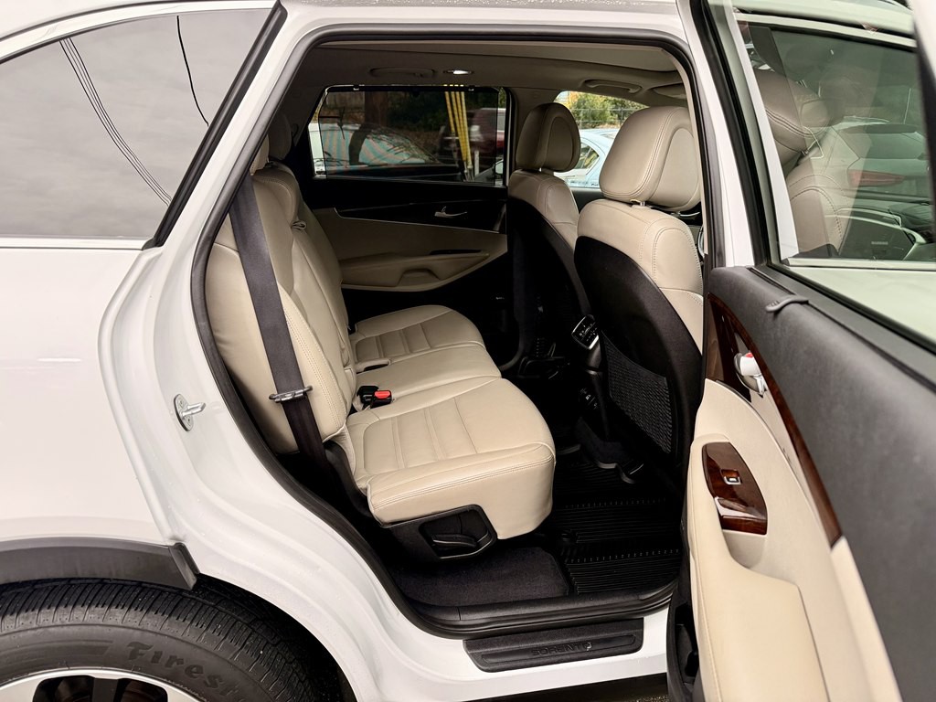 2016 Kia Sorento Image 13