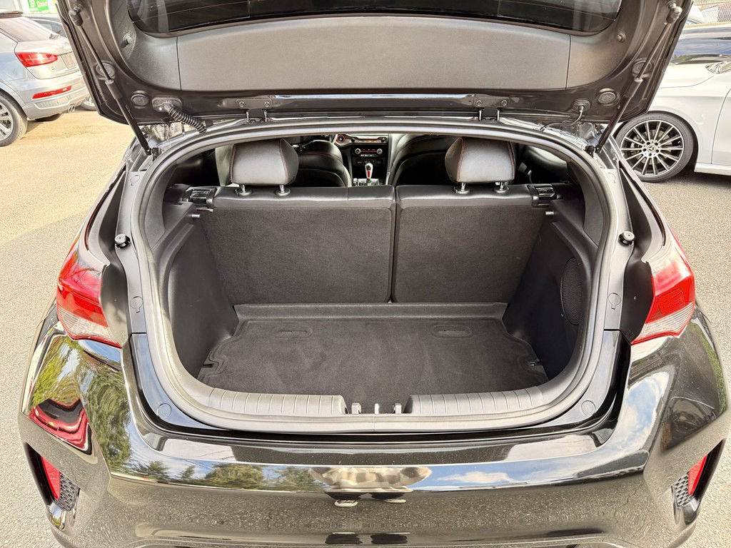 2020 Hyundai Veloster Image 11