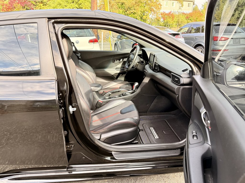 2020 Hyundai Veloster Image 13