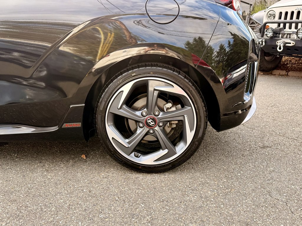 2020 Hyundai Veloster Image 28