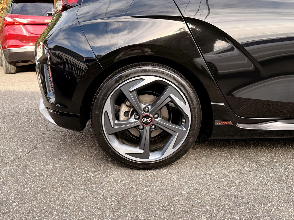 2020 Hyundai Veloster Image 29