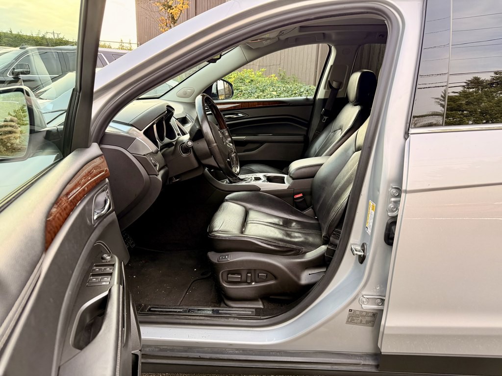 2012 Cadillac SRX Image 10