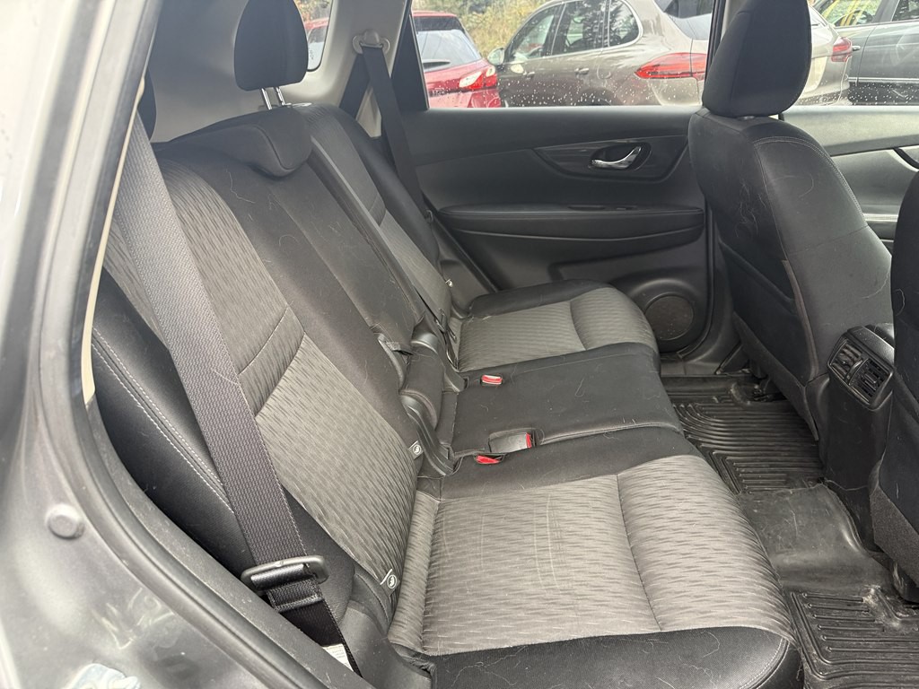 2017 Nissan Rogue Image 12