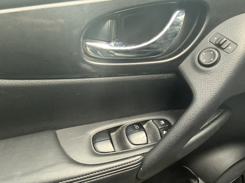 2017 Nissan Rogue Image 20