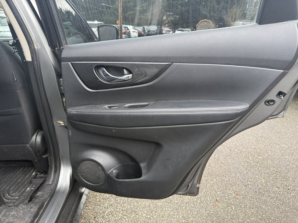 2017 Nissan Rogue Image 23