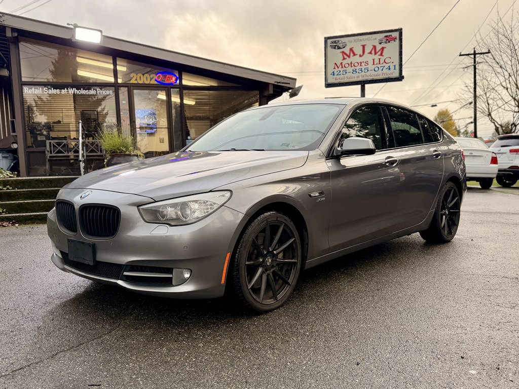 2011 BMW 5 Series Image 1