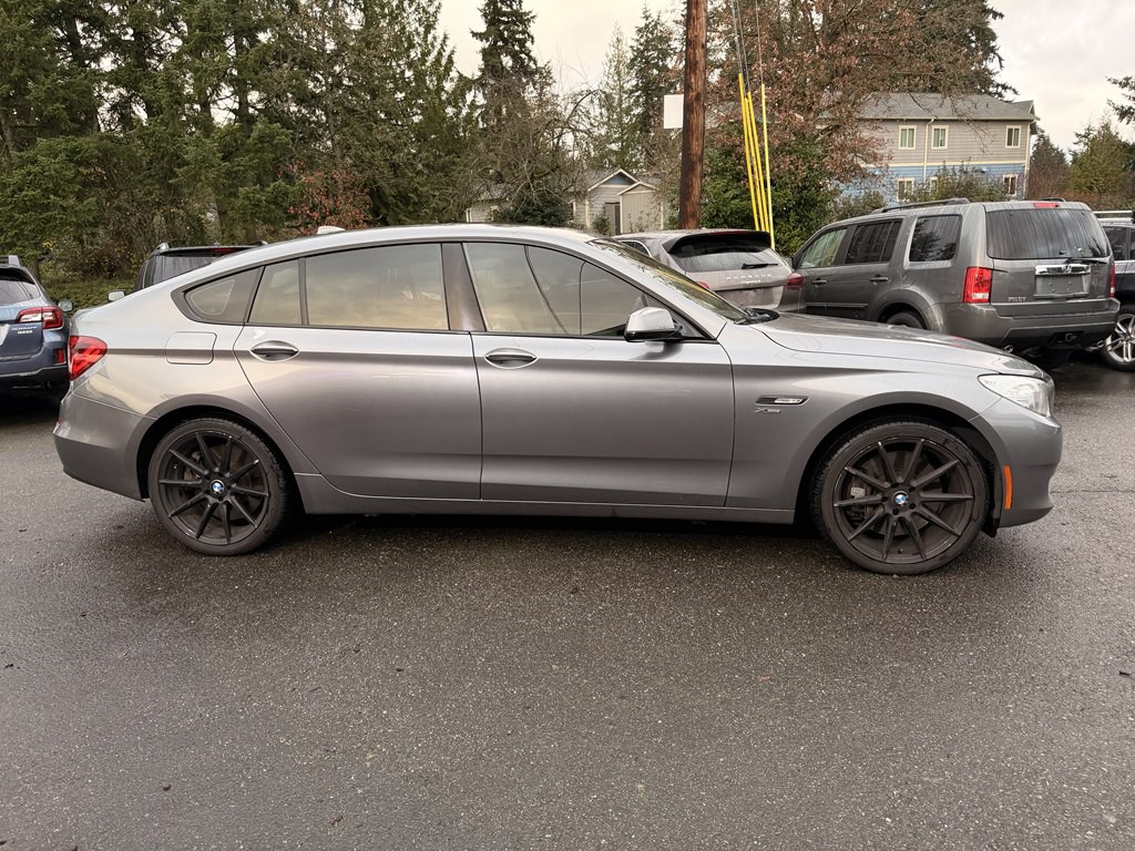 2011 BMW 5 Series Image 2