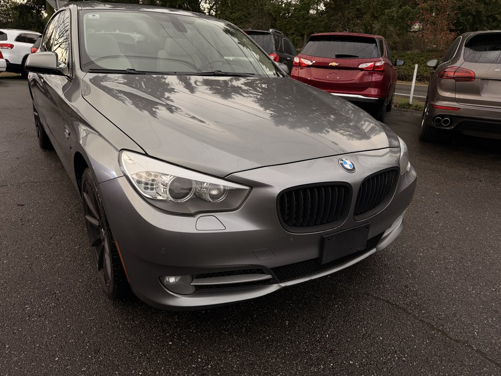 2011 BMW 5 Series Image 8