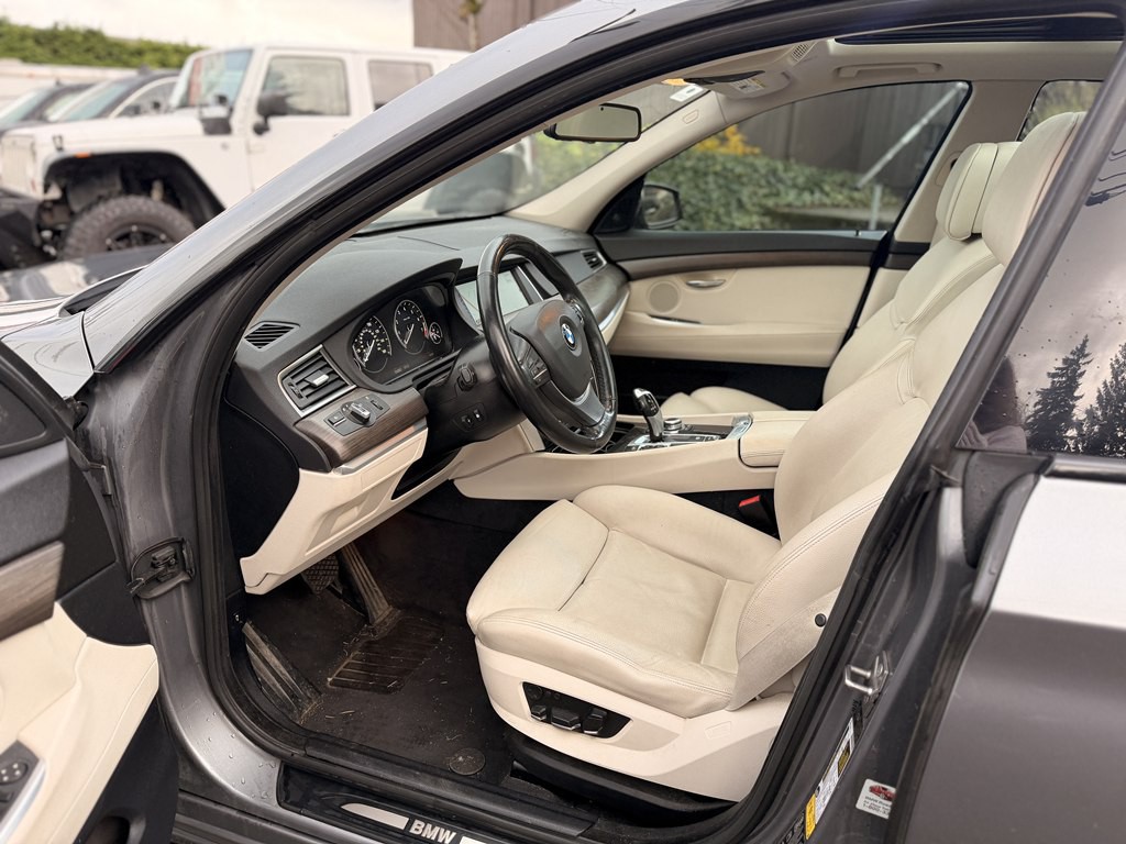 2011 BMW 5 Series Image 9