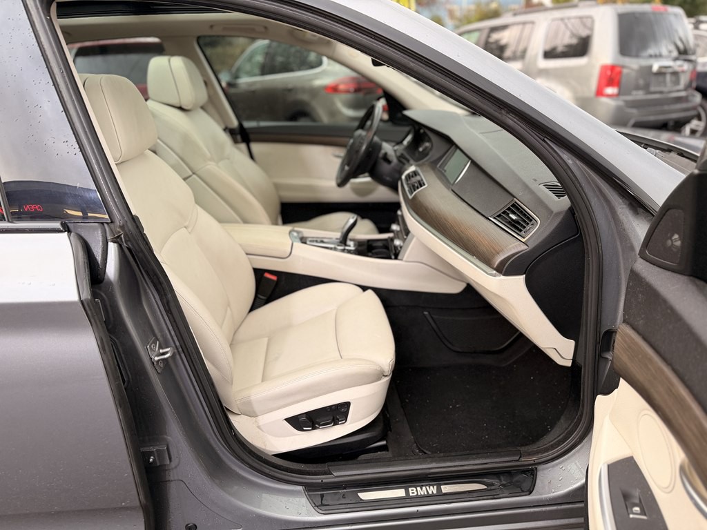 2011 BMW 5 Series Image 14