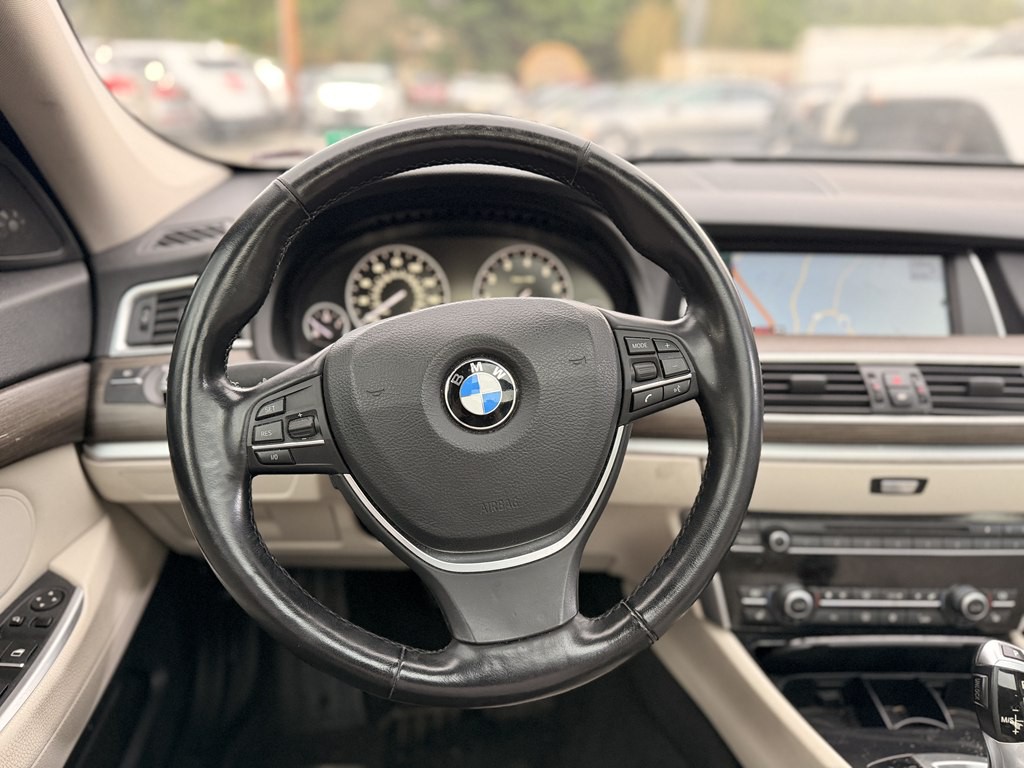 2011 BMW 5 Series Image 16