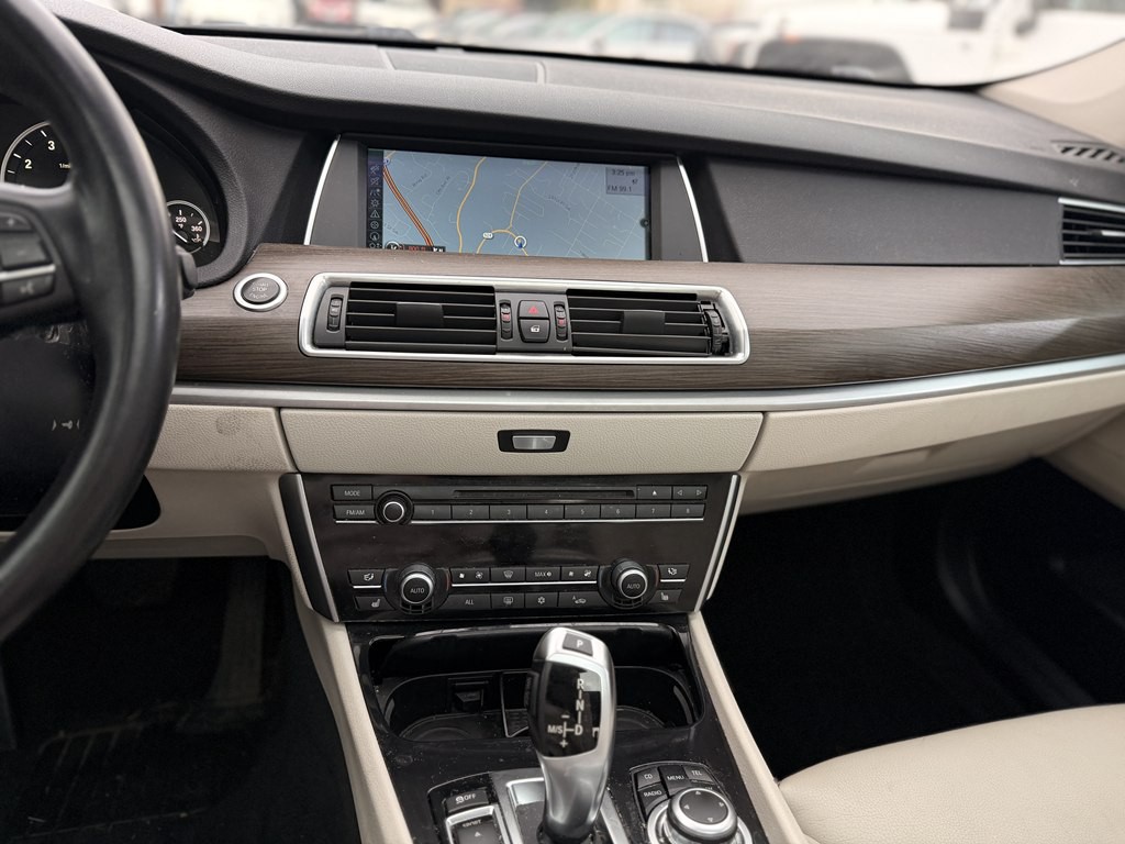 2011 BMW 5 Series Image 18