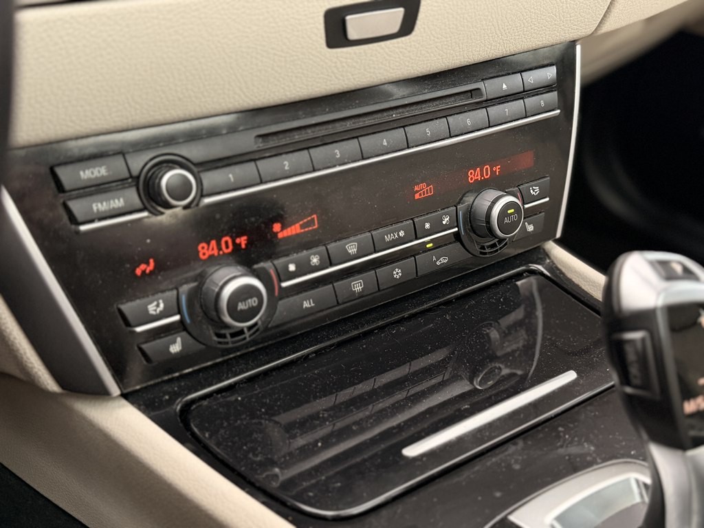 2011 BMW 5 Series Image 19