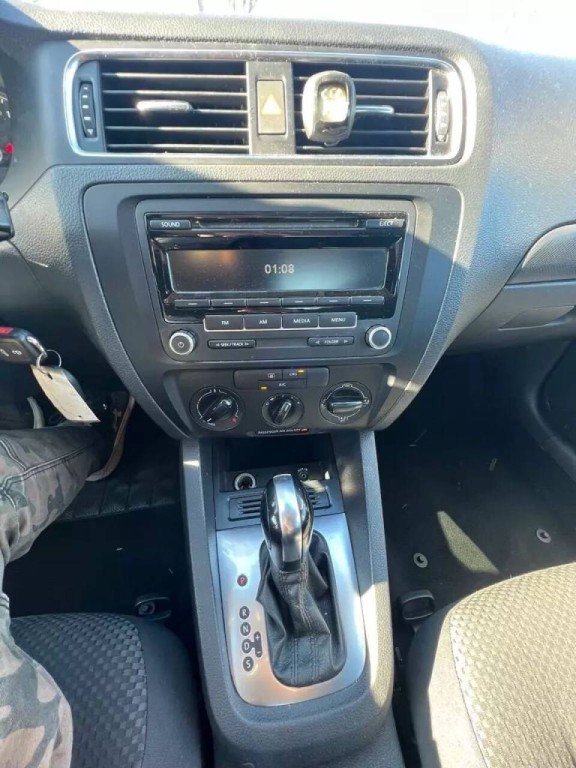 2014 Volkswagen Jetta Image 15