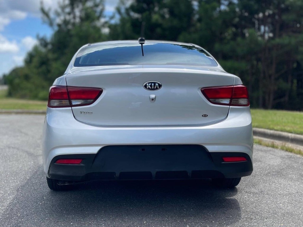2019 Kia Rio Image 4