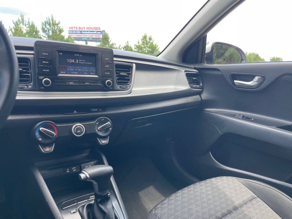 2019 Kia Rio Image 12
