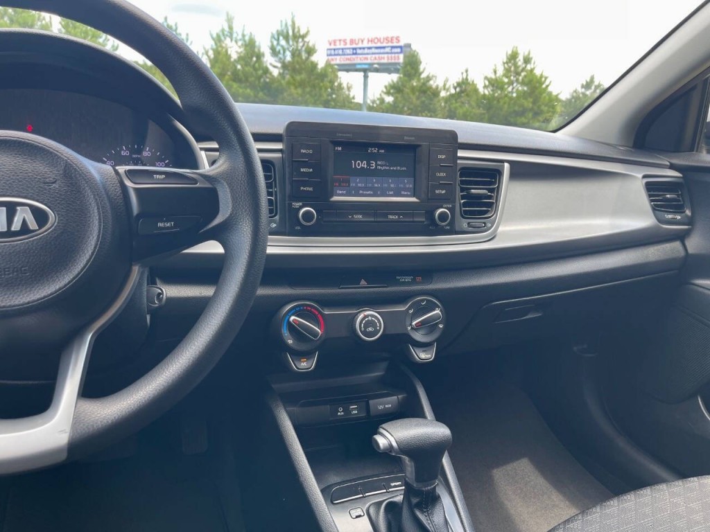 2019 Kia Rio Image 14