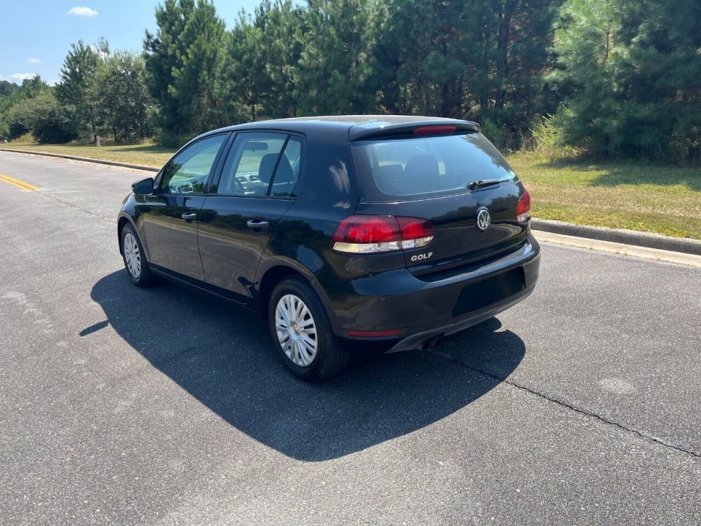 2012 Volkswagen Golf Image 4