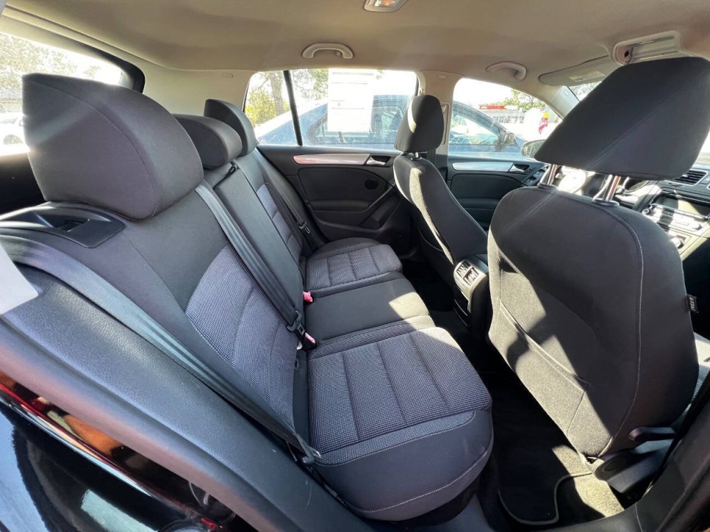 2012 Volkswagen Golf Image 14