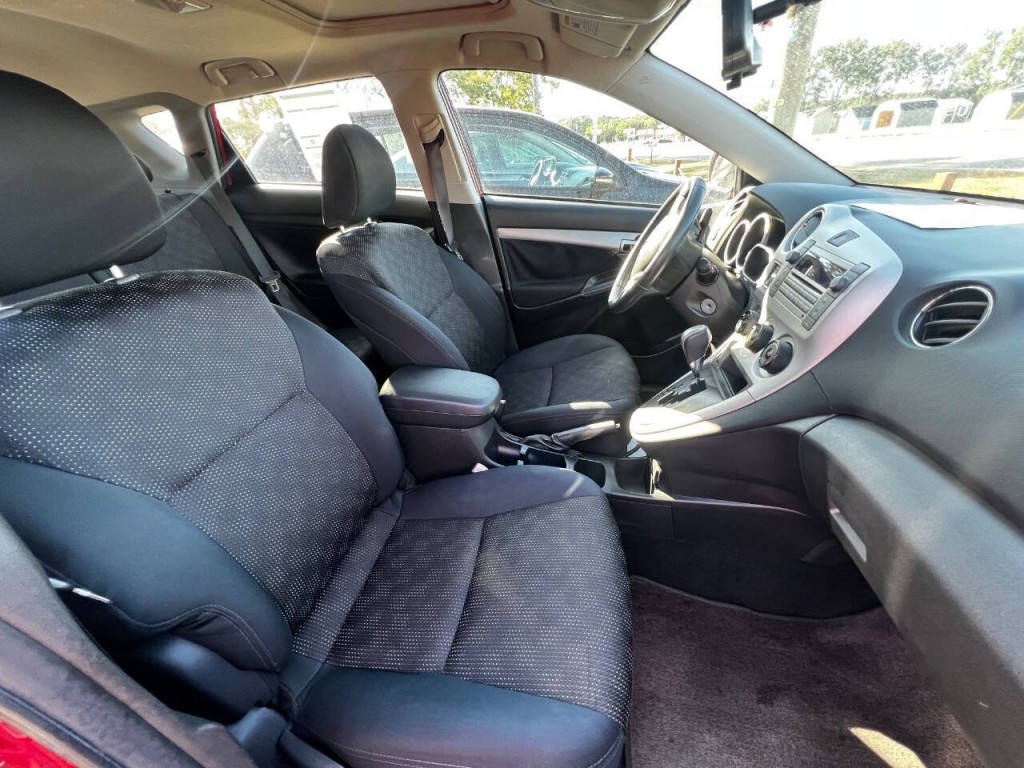 2009 Pontiac Vibe Image 16